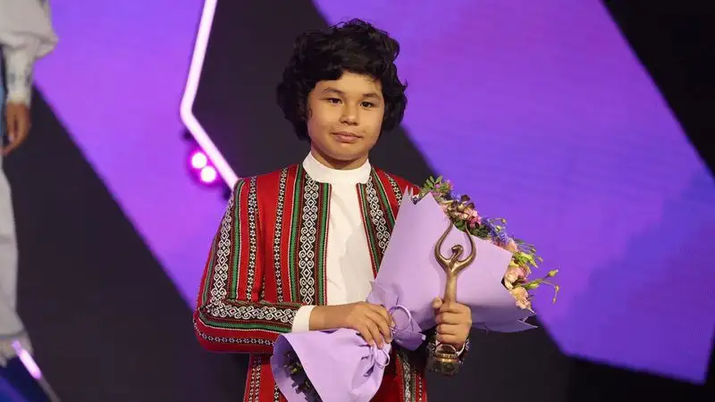 Қазақстанның жас әншісі "Славян базарының" Гран-приін жеңіп алды