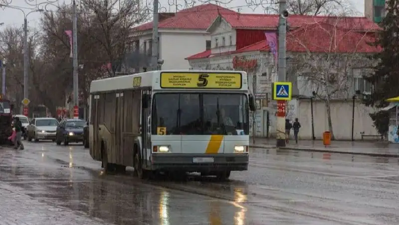 автобус, Орал, сурет - Zakon.kz жаңалық 18.11.2022 12:27