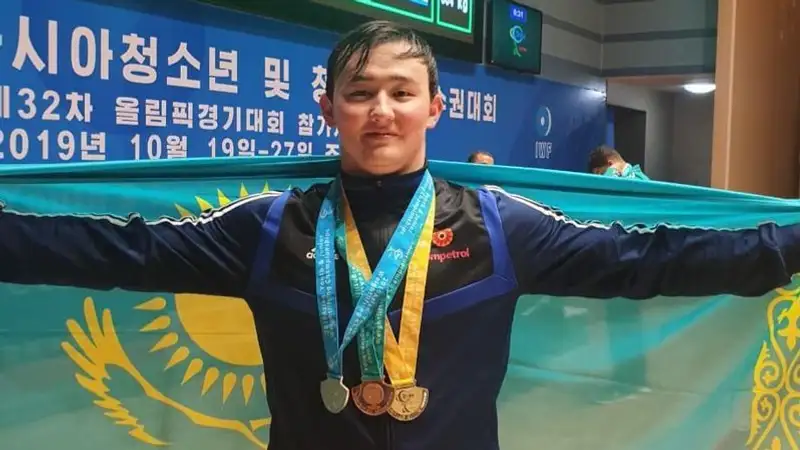 Нұрғиса Әділетұлы ауыр атлетикадан Азия чемпионы атанды