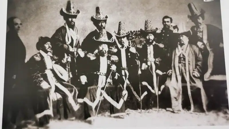 Фото 3-а Делегация казахских султанов в Санкт-Петербурге 1860 год, сурет - Zakon.kz жаңалық 23.05.2023 18:00