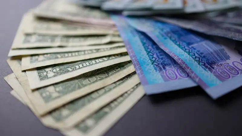 Доллар, теңге, рубль, юань, сурет - Zakon.kz жаңалық 06.06.2022 17:00