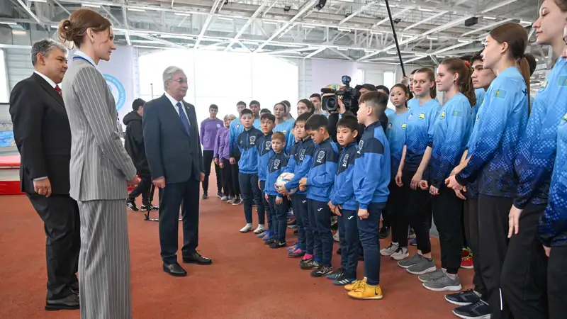 Тоқаев Ольга Рыпакова атындағы жеңіл атлетика орталығына барды