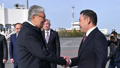 Тоқаев Қырғызстан Президентін елордада қалай күтіп алды