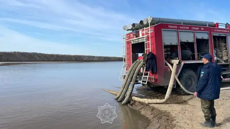 ҚР ТЖМ Атыраудағы бұзылған бөгеттің қазіргі жағдайын көрсетті