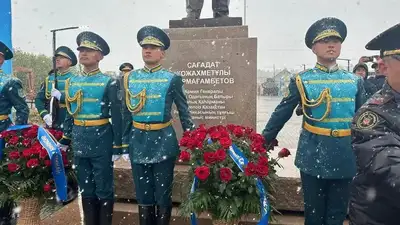 Ақкөл қаласында Сағадат Нұрмағамбетовтің ескерткіш ашылды, сурет - Zakon.kz жаңалық 25.05.2024 14:10