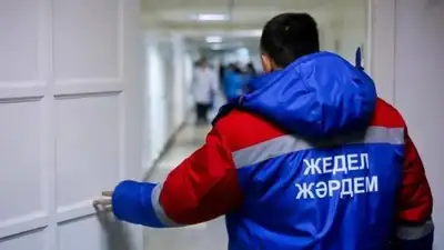 Тамағына пышақ тақады: Астанадағы жедел жәрдем қызметкеріне жасалған шабуыл туралы жаңа мәліметтер анықталды