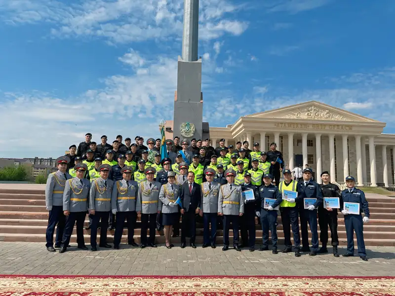 БҚО-да Мемлекеттік ту салтанатты түрде көтерілді, сурет - Zakon.kz жаңалық 04.06.2024 18:20