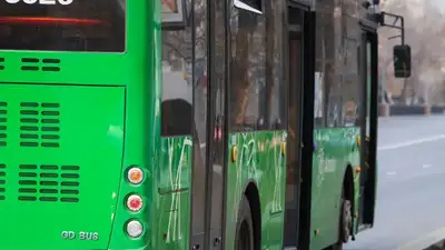 Автобус, №32,  Астана, әйнегін шағу, сот үкімі