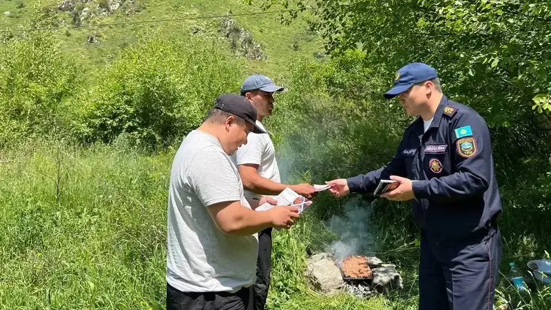 Іле-Алатау ұлттық паркінде от жағуға болады ма-фоторепортаж, сурет - Zakon.kz жаңалық 10.06.2024 16:17