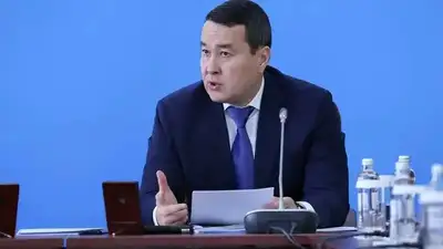 Смайылов депутаттың ҚТЖ туралы ыңғайсыз сұрағына жауап берді