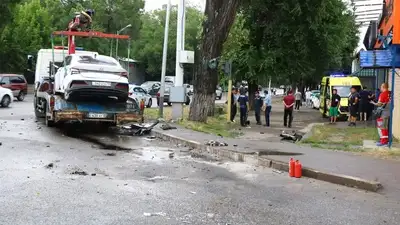 Алматыдағы ірі жол-көлік апаты: бір адам мерт болып, екі адам жарақат алған 