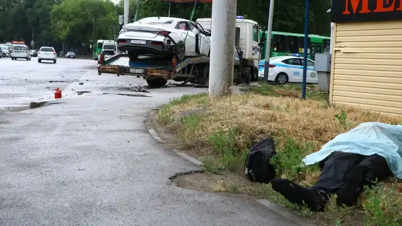 Алматыдағы ірі жол-көлік апаты: бір адам мерт болып, екі адам жарақат алған , сурет - Zakon.kz жаңалық 19.06.2024 11:49