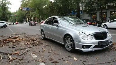 &quot;Қазавтожол&quot; автокөлік иелеріне жаңбырлы ауа райындағы жүріс-тұрыс ережелерін еске салды