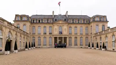 Франция Премьер-Министрі өз үкіметінің отставкаға кетуіне өтініш берді