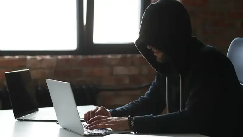 Полиция өзін мекеме басшысы ретінде таныстыратын алаяқтар жайлы ескерту жасады