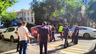 Алматының орталығында полиция автобусының қатысуымен ірі жол апаты орын алды