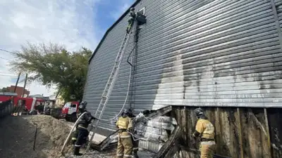 Қарағанды облысының өрт сөндірушілері өрттен үш баллонды алып шықты