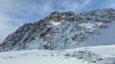 Горы, горная местность, снег, мороз, выпавший снег, выпал снег, снег в горах, снежные горы, снежные вершины, лавина, лавиноопасные районы