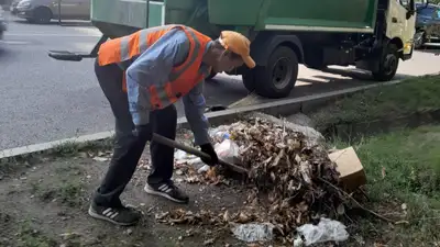 Алматыда Қала күні қарсаңындағы тазалық апталығы аясында ауқымды тазалық жұмыстары жүргізілді , сурет - Zakon.kz жаңалық 13.09.2024 09:01