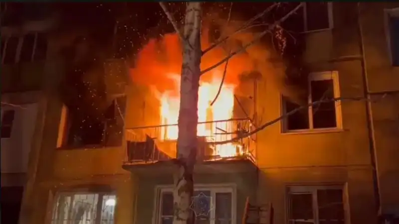 Өскемендегі көпқабатты үйде пәтер өртенді