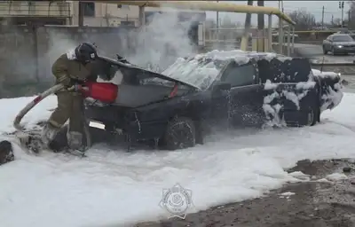 ТЖМ қызметкерлері жеңіл автокөліктегі өртті сөндірді , сурет - Zakon.kz жаңалық 09.11.2024 11:49