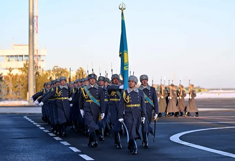 Әскер, әуежай, Владимир Путин, қарсы алу, сурет - Zakon.kz жаңалық 27.11.2024 17:31