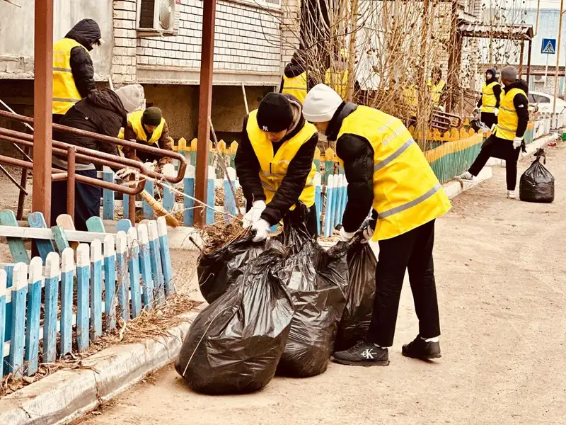 Орал қаласында мамыр айында "Таза Қазақстан" республикалық акциясы аясында "Таза аула автобусы" атты экологиялық науқан басталған еді. , сурет - Zakon.kz жаңалық 02.12.2024 15:27