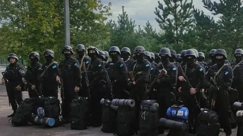 Астанада СОБР қызметкерлерін ұрып кетті