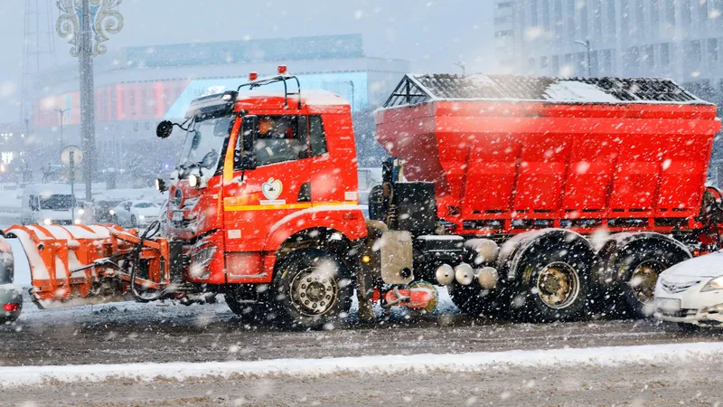 Алматы тұрғындарының назарына: Қалада тағы қар мен көктайғақ күтілуде