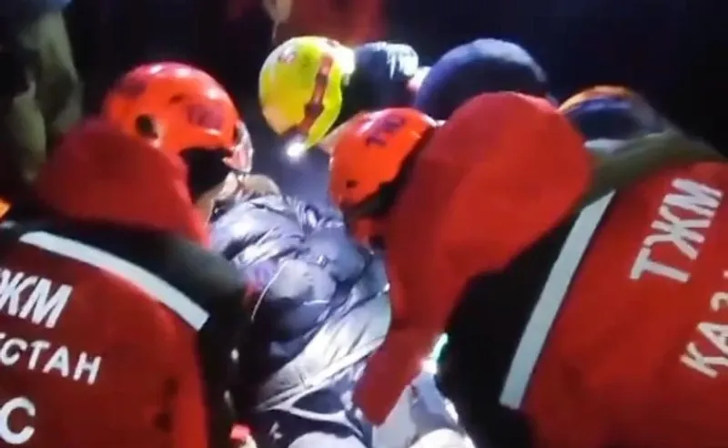 ТЖМ қызметкерлері 3 500 метр биіктікте аяғы сынған адамды құтқарды