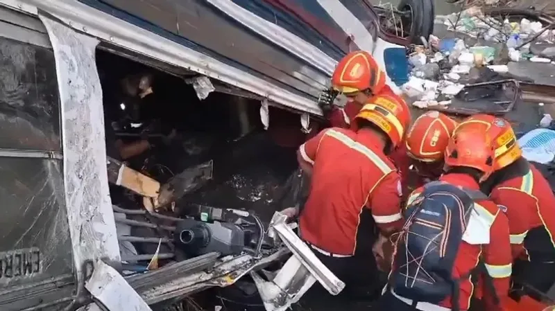 Гватемалада жол апатынан отыз шақты адам қаза тапты