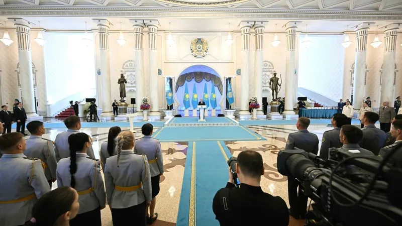 Мемлекет басшысы күштік құрылым қызметкерлерін марапаттады