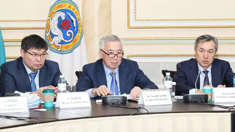 ҚҚС бойынша шекті төмендету: Жұманғарин Алматыда кәсіпкерлермен кездесті