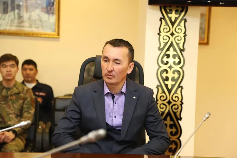 ШҚО-да ер адам өз өмірін қатерге тігіп, кейуана мен төрт баланы құтқарып алды