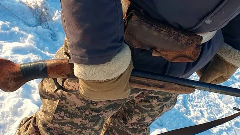 СҚО-да полицейлер 8 елікті заңсыз атқан күдіктілерді ұстады