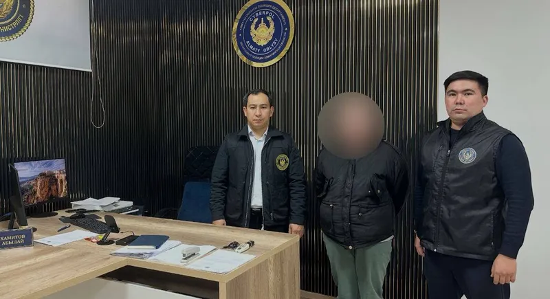 Алматы облысында алаяқ қайтыс болған баланың еміне ақша жинаған