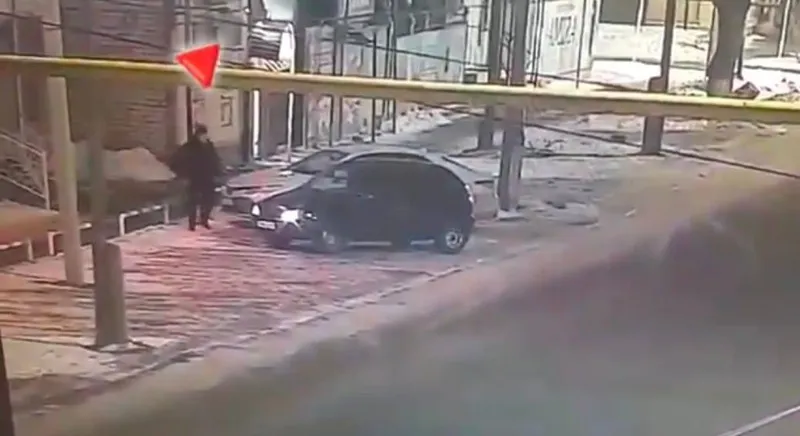 БҚО-да дәмханаға тез арада кіріп шықпақ болған ер адамның көлігін ұрлап кетті