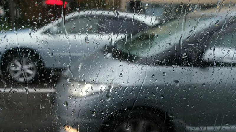 Алматыда 26-27 ақпанда 46 жедел бригада мұзданудың алдын алу үшін жолдарды қадағалайды