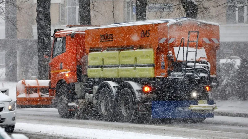 Алматы жолдарын 46 жедел бригада қадағалайды