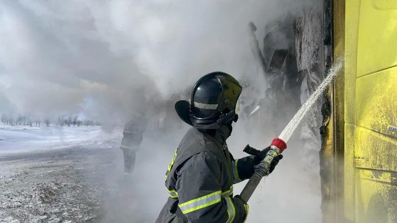 БҚО-да қағаз тиелген жүк көлігі өртеніп кетті