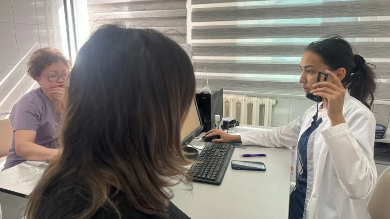 Қаланың емханаларында Face ID технологиясын пайдалана отырып, пациенттерді сәйкестендірудің жаңа жүйесі іске қосылуда. , сурет - Zakon.kz жаңалық 04.03.2025 13:11