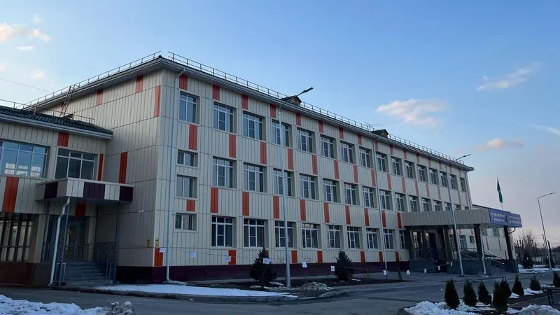 Түрксіб ауданында әлеуметтік нысандарды, атап айтқанда, білім беру мекемелерін – балабақшаларды, мектептерді, колледждерді абаттандыру жалғасуда., сурет - Zakon.kz жаңалық 05.03.2025 09:57