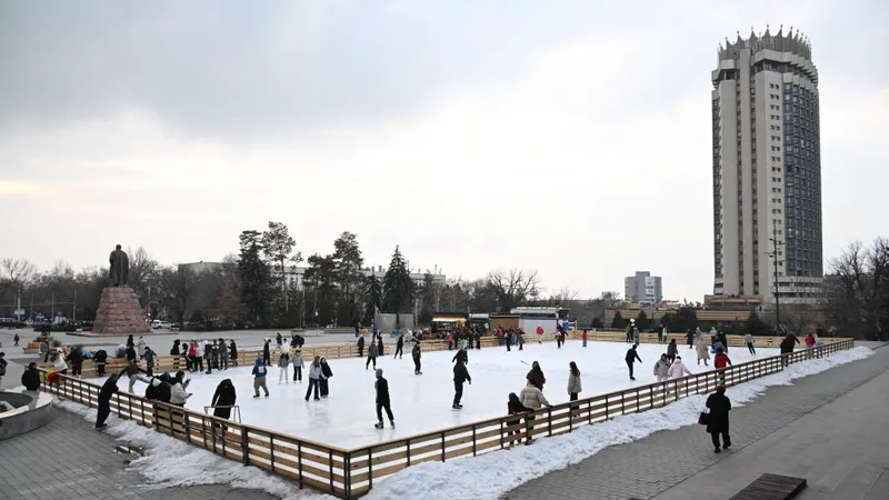 Алматыда қысқы маусымда 300 мыңнан астам адам тегін мұз айдындарына барды