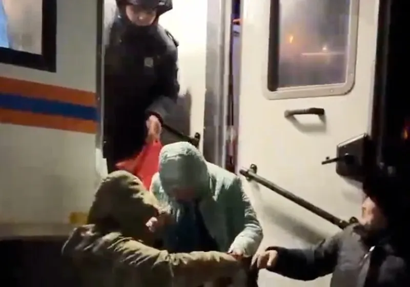 ТЖМ құтқарушылары жолда қалып қойған екі автобустың 120 жолаушысын эвакуациялады