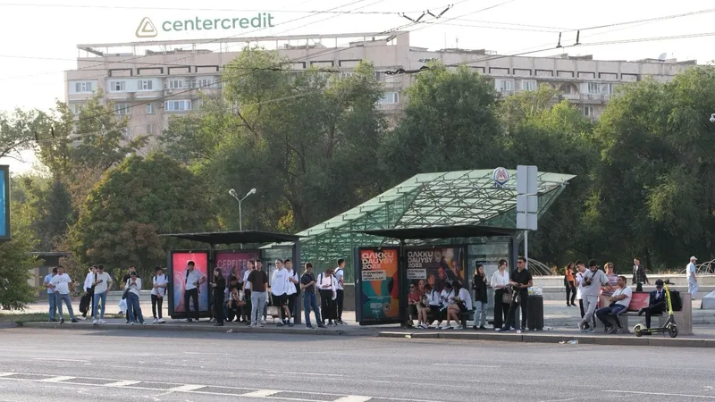 Ерболат Досаев – Алматыда екі жыл ішінде барлық аялдама кешендері жаңарады