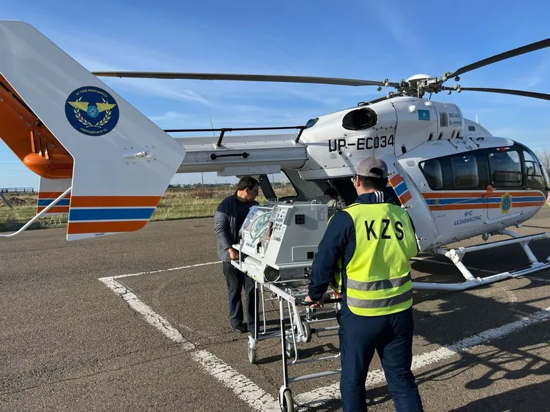 ТЖМ тікұшағы егіз баланы Екібастұздан Павлодарға шұғыл жеткізілді