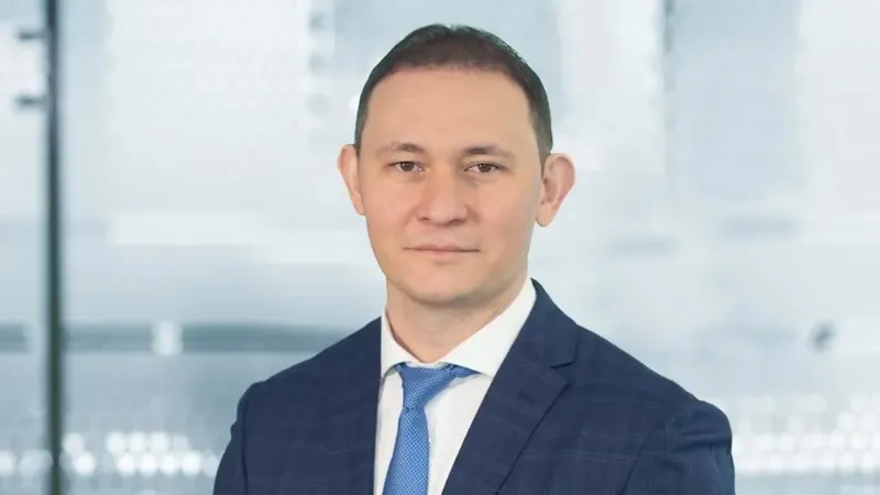 "Бонус алу үшін жанталасқан". Қазатомөнеркәсіптің бұрынғы коммерциялық директоры 4,5 жылға сотталды