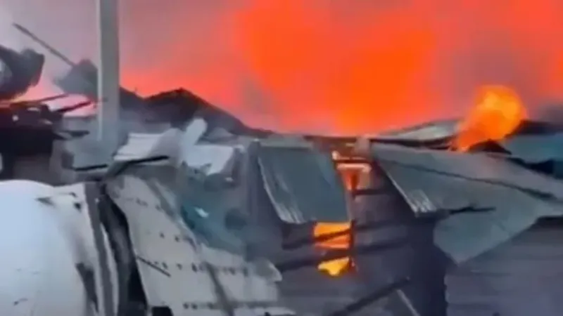 Құлсарыда жанар-жағармай құю бекетінде жарылыс болды: екі адам көз жұмып, 14 адам зардап шекті