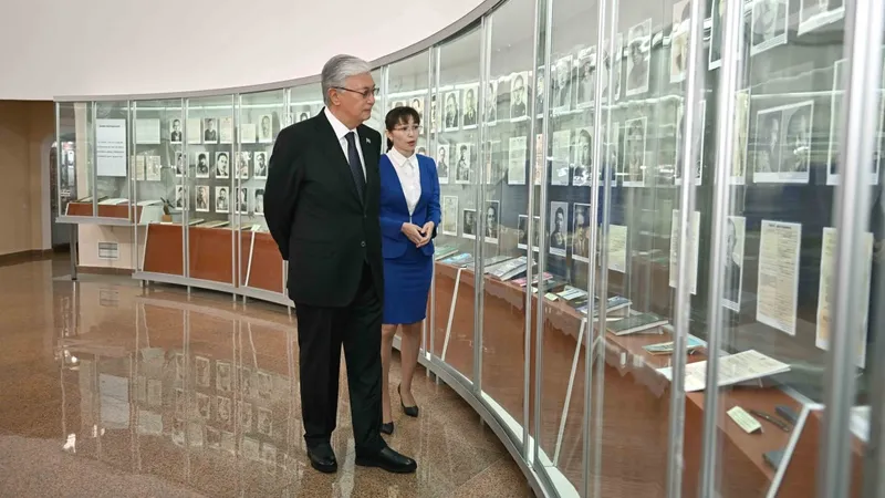 Президент "АЛЖИР" музейін аралап көрді