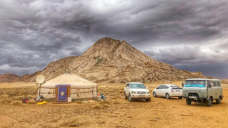 Моңғолияның премьер-министрі ұлының ысырапшыл шығындарына байланысты отставкаға кетті